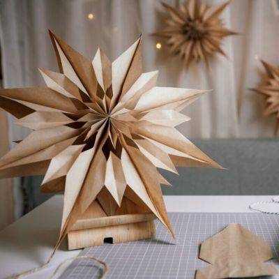Crafting the Perfect Paper Christmas Star - gardencentreguide.co.uk