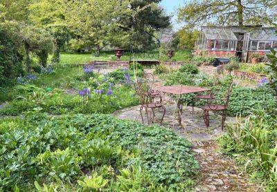 Dedham Hall Hotel – a beautiful cottage garden - londoncottagegarden.com