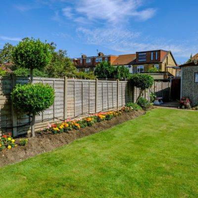 Gardening on a Budget: Tips and Tricks for Creating a Beautiful Garden Without Spending a Fortune - gardencentreguide.co.uk - Britain