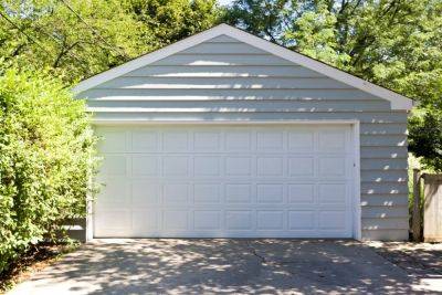 When Are Two Garage Doors Better Than One Door? - cutediyprojects.com