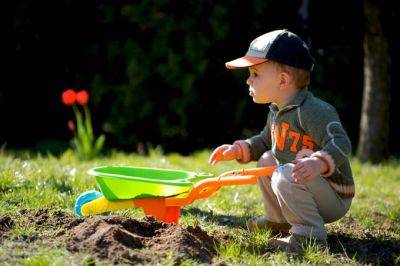 Get Your Kids into Vegetable Gardening | Gardener's Path - gardenerspath.com