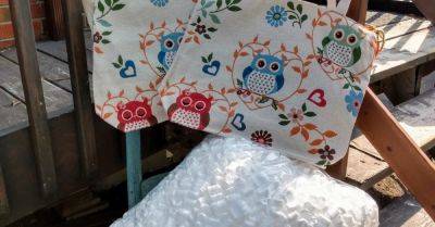 Making Outdoor Fall Cushions From Dollar Store Tote Bags - hometalk.com