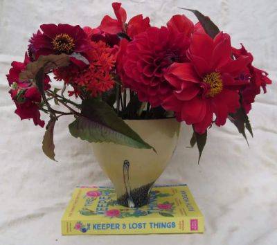 In a Vase on Monday: Red It - ramblinginthegarden.wordpress.com