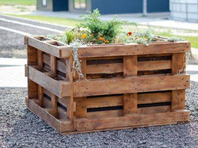 Easy, Inexpensive Raised Garden Bed Ideas - gardeningknowhow.com