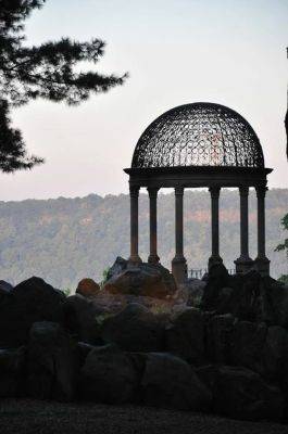 New heyday at untermyer gardens, where grandeur and marigolds mingle - awaytogarden.com - state New York - county Garden - county Hill