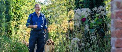 Monty's gardening jobs for August - gardenersworld.com