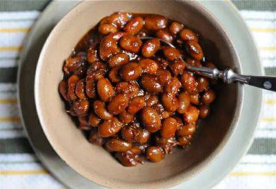 3 variations on baked beans: sweet, smoky, spicy - awaytogarden.com