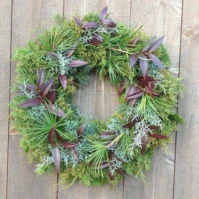#madebymen or otherwise, broken arrow holiday wreaths are #madewithimagination - awaytogarden.com - state Connecticut
