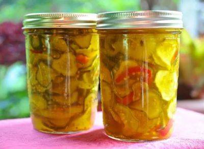 Viola whitacre’s bread and butter pickles, c. 1952 - awaytogarden.com - state Michigan - state Connecticut - county Kent
