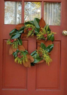 How to Make a Stunning Magnolia Wreath - hgic.clemson.edu