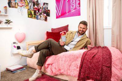 5 Tips for Decorating a Dorm Room, Straight From Bobby Berk - thespruce.com