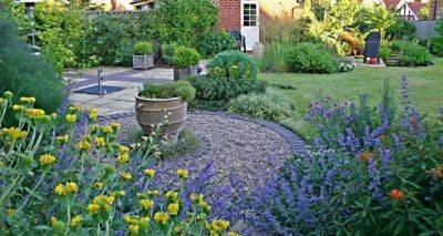 7 Tips to Make a Small Garden looks Bigger and Better - balconygardenweb.com