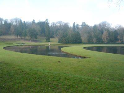 Large Scale Water Features - gardenerstips.co.uk