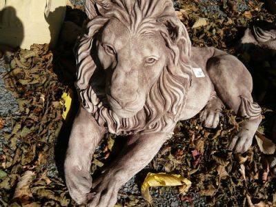 Lions or Griffins Sculpted in your Garden - gardenerstips.co.uk