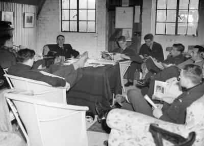 Book clubs and the Blitz: how WWII Britons kept calm and got reading - theunconventionalgardener.com - Britain