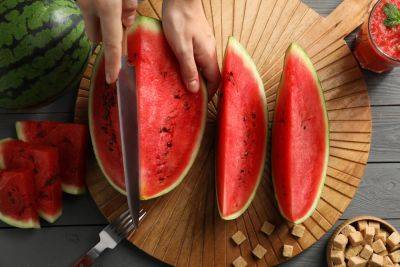 The Smarter Way to Cut Watermelon to Make It Perfect for Summer Snacking - bhg.com - France