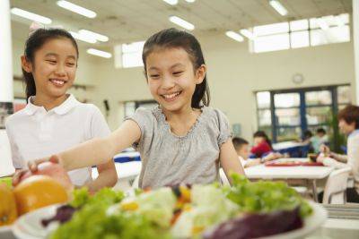States Want to Put More Local Food on School Lunch Trays. What Does That Mean, Exactly? - modernfarmer.com - Washington - state Utah