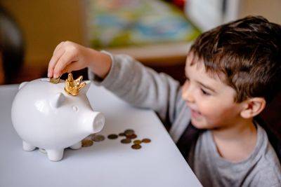 Fostering financial independence in children: a parent’s guide - growingfamily.co.uk