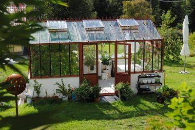 Important Facts About Hobby Greenhouses - backyardgardener.com