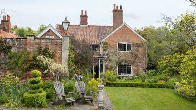 Writer Olivia Laing's quest for a personal Eden in her Suffolk garden | House & Garden - houseandgarden.co.uk - France