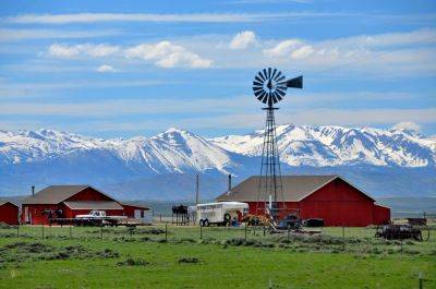 Colorado Set to Expand Rights for Farmworkers - modernfarmer.com - city Chicago - state Colorado