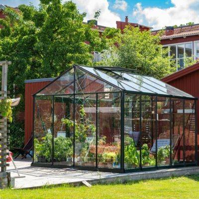 Greenhouse Gardening 101: Essential Tips For Beginners - gardencentreguide.co.uk