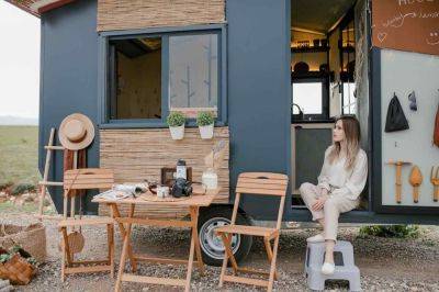 How to transform your mobile home with summer décor - growingfamily.co.uk