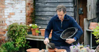 Monty's month of flowers: jobs for the September garden - gardenersworld.com